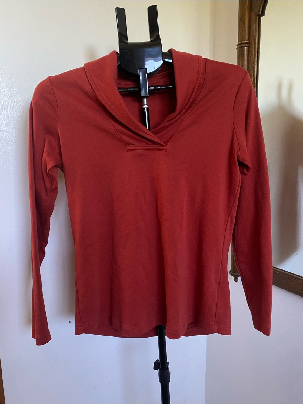 L.L. Bean Cotton Women’s Long-Sleeve V-Neck Top in Rust Red/orange